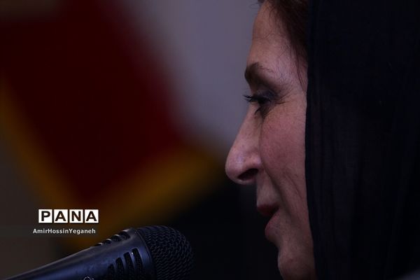 نمایش و نقد و بررسی فیلم اباجان در جزیره کیش