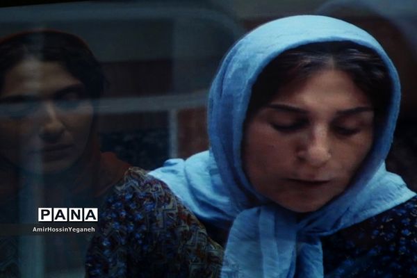 نمایش و نقد و بررسی فیلم اباجان در جزیره کیش