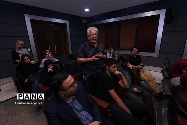 نمایش و نقد و بررسی فیلم اباجان در جزیره کیش