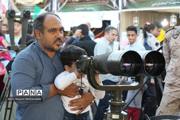 نمایشگاه هفته دفاع مقدس در ارومیه