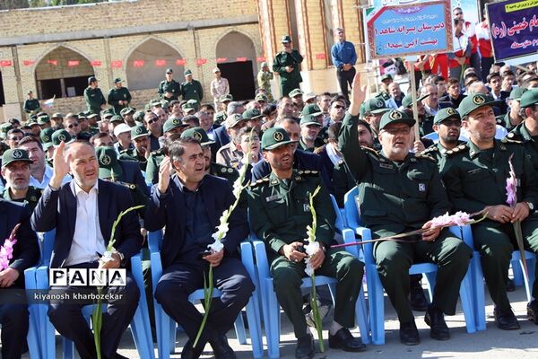 آیین غبار روبی مزار شهدا به مناسبت گرامیداشت هفته دفاع مقدس در ارومیه