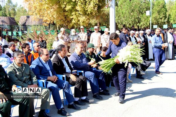 آیین غبار روبی مزار شهدا به مناسبت گرامیداشت هفته دفاع مقدس در ارومیه