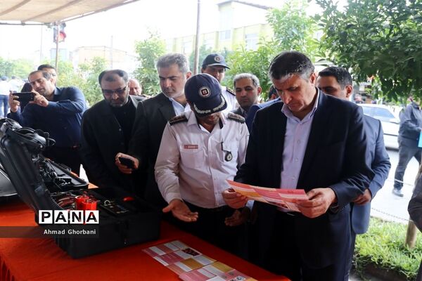 تجلیل از آتش‌نشانان ساری