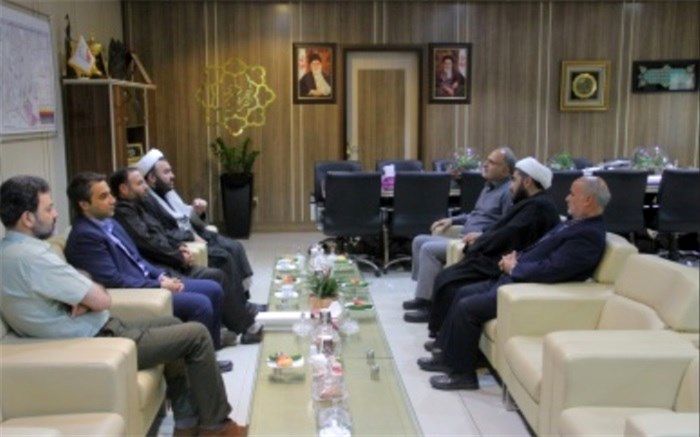 دیدارشهردار منطقه بیست با  اعضای  هیات امنای امامزاده عبدالله (ع) شهرری