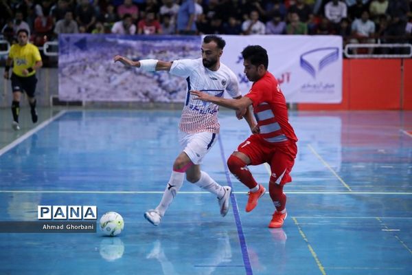 دیدار تیم‌های فوتسال شهروند ساری و گیتی‌پسند اصفهان