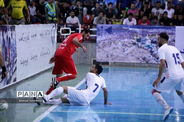 دیدار تیم‌های فوتسال شهروند ساری و گیتی‌پسند اصفهان