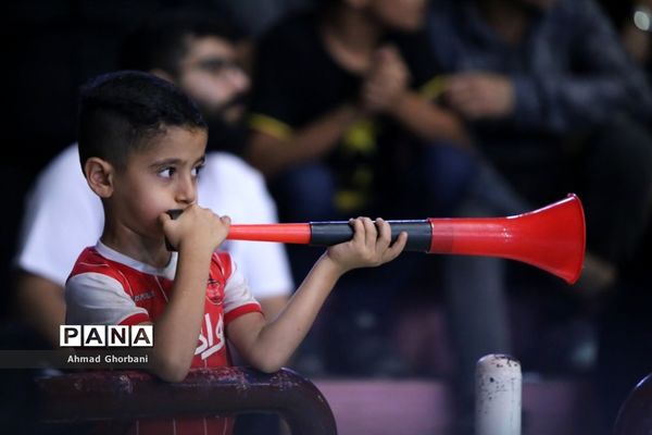 دیدار تیم‌های فوتسال شهروند ساری و گیتی‌پسند اصفهان