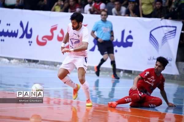 دیدار تیم‌های فوتسال شهروند ساری و گیتی‌پسند اصفهان