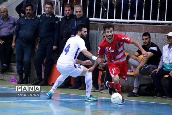 دیدار تیم‌های فوتسال شهروند ساری و گیتی‌پسند اصفهان