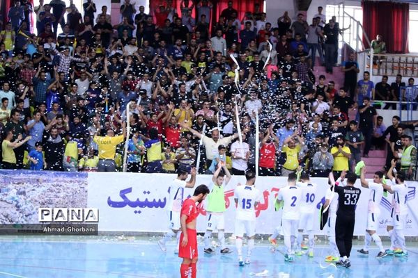دیدار تیم‌های فوتسال شهروند ساری و گیتی‌پسند اصفهان