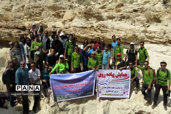 کوه‌پیمایی و کارگاه آموزش دره‌نوردی در کوهنوردان مُهر شهرستان مُهر
