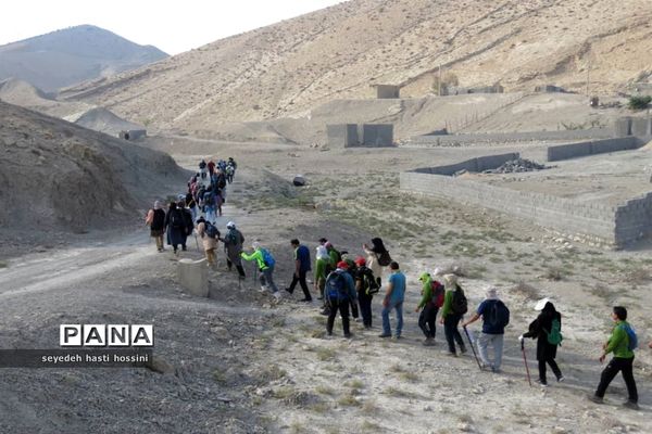 کوه‌پیمایی و کارگاه آموزش دره‌نوردی در کوهنوردان مُهر شهرستان مُهر