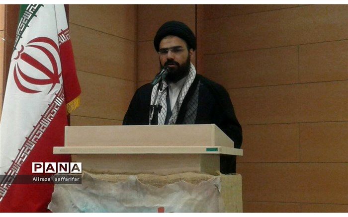 دفاع مقدس برگ زرین دوران چهل ساله انقلاب است