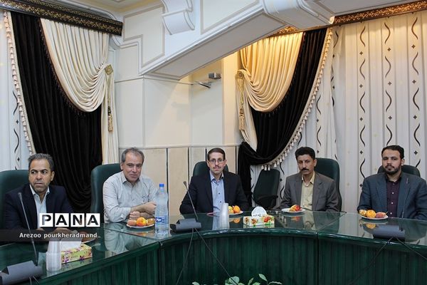اولین نشست شورای دبیران دبیرستان پسرانه استعدادهای درخشان  شهید صدوقی دوره دوم ناحیه 2 یزد