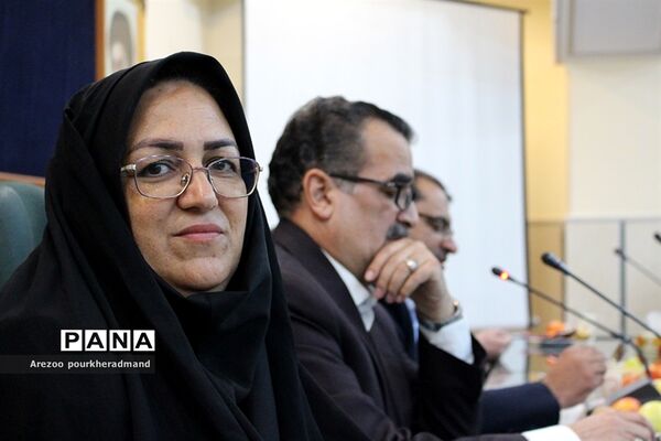 اولین نشست شورای دبیران دبیرستان پسرانه استعدادهای درخشان  شهید صدوقی دوره دوم ناحیه 2 یزد