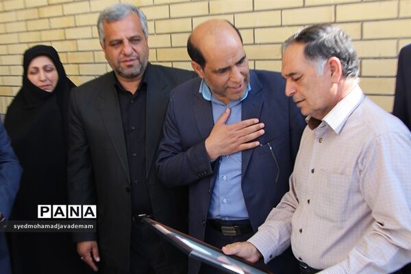 بهره برداری از چند طرح خیرین توسط مدیر کل آموزش و پرورش استان یزد