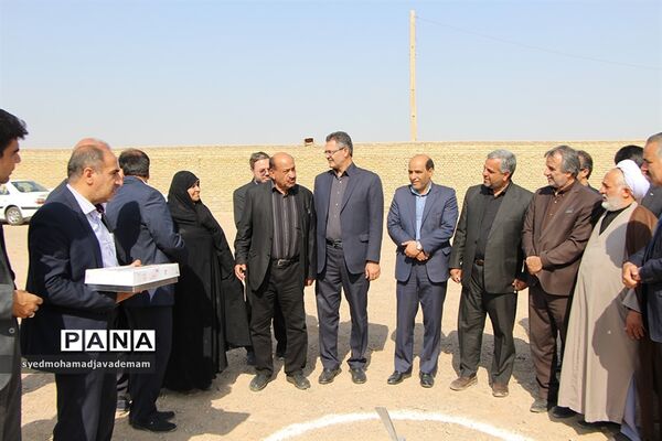 بهره برداری از چند طرح خیرین توسط مدیر کل آموزش و پرورش استان یزد