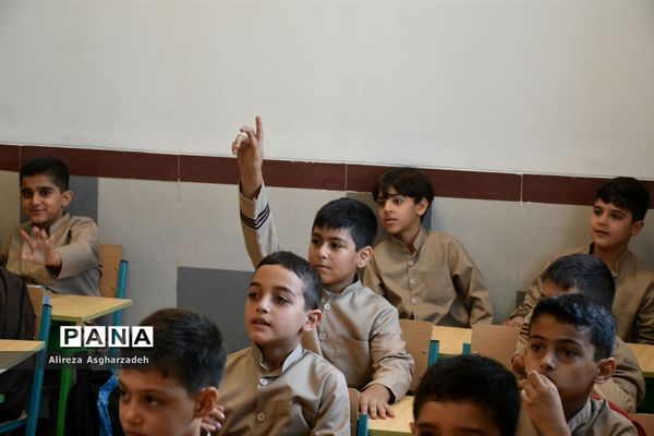 بازدید استاندار و مدیرکل آموزش‌وپرورش مازندران از مدارس بابلسر