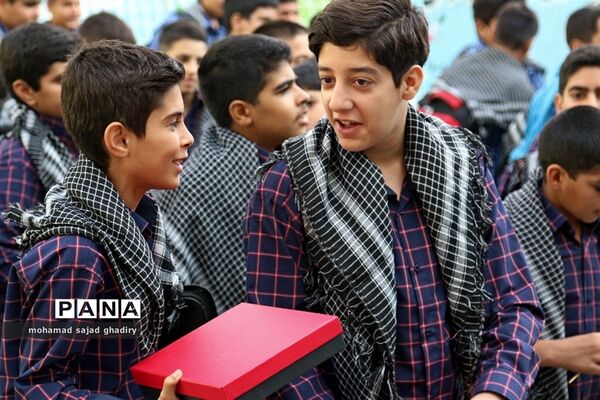 آغاز سال تحصیلی در دبیرستان هدف