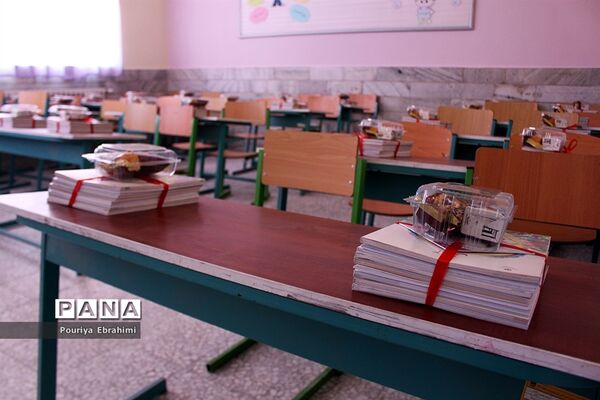 مراسم بازگشایی مدارس و نواختن زنگ مهر و مقاومت در شهرستان بیرجند