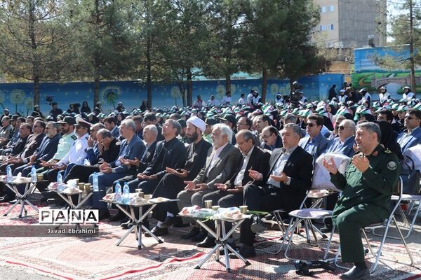 مراسم نواختن  زنگ  ایثار  و  مهر در دبیرستان هدی ناحیه شش مشهد