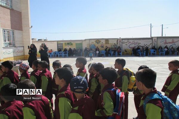 جشن شکوفه‌ها دبستان شاهد شهید کاوه شهرستان زیرکوه
