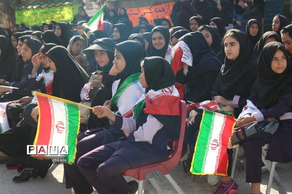 نواختن زنگ مهر و ایثار و مقاومت در مدارس کهگیلویه و بویراحمد ـ دبیرستان دخترانه شاهد یاسوج