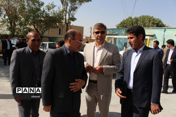 نواختن زنگ مهر و ایثار و مقاومت در مدارس کهگیلویه و بویراحمد ـ دبیرستان دخترانه شاهد یاسوج