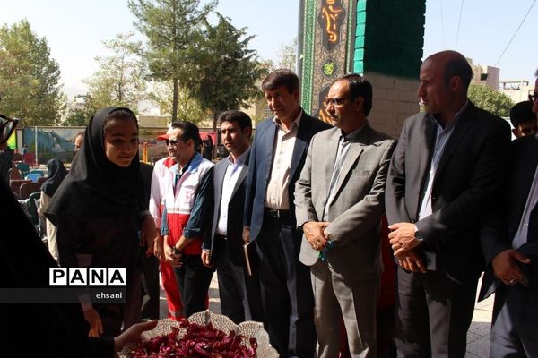 نواختن زنگ مهر و ایثار و مقاومت در مدارس کهگیلویه و بویراحمد ـ دبیرستان دخترانه شاهد یاسوج