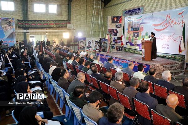 آیین نواختن زنگ اقامه نماز در دبیرستان هاشمی نژاد 4 مشهد