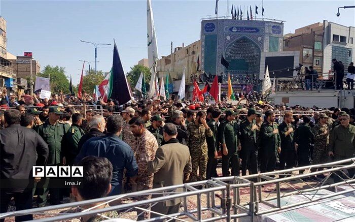 نماز میت بر پیکرهای شهدای حادثه تروریستی اهواز اقامه شد