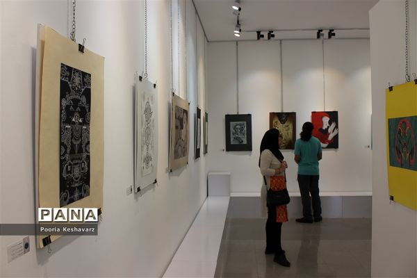 نمایشگاهی از نقاشی های دیجیتال دو دانش آموز شیرازی