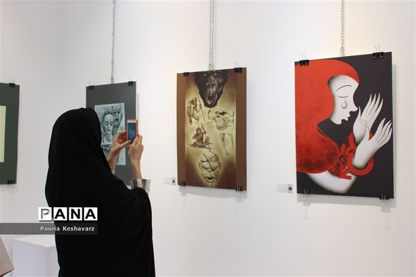 نمایشگاهی از نقاشی های دیجیتال دو دانش آموز شیرازی