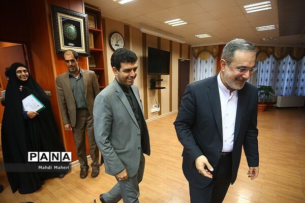 دیدار وزیر آموزش و پرورش با جمعی از نمایندگان مجلس