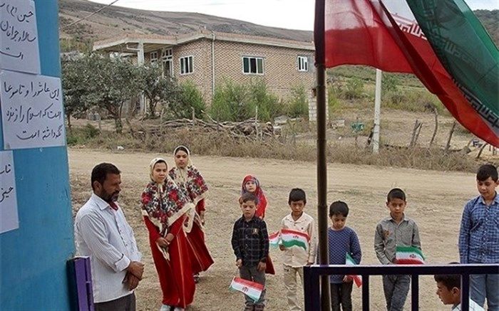 پیمودن مسافت 30 کیلومتری به شوق تعلیم و تربیت 9 دانش آموز