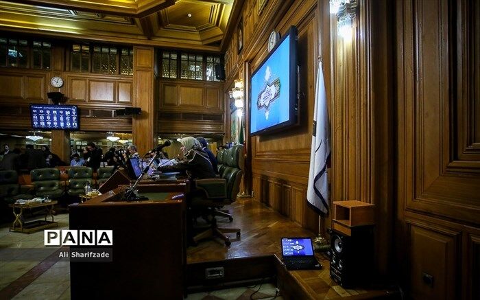حضور شهردار تهران در شورا