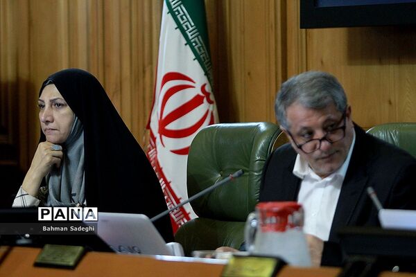 تقدیم برنامه پنج ساله سوم به شورای شهر