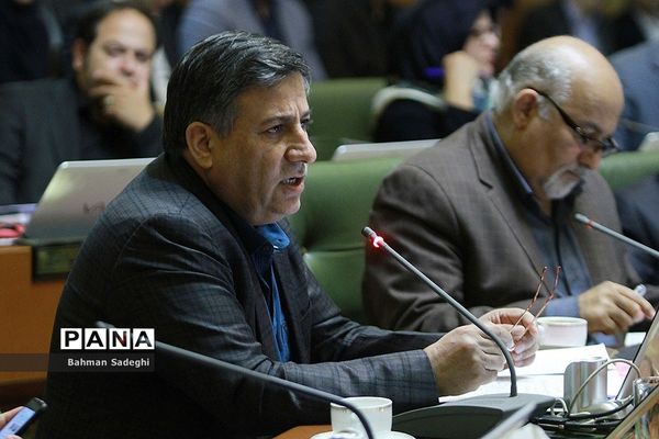 تقدیم برنامه پنج ساله سوم به شورای شهر