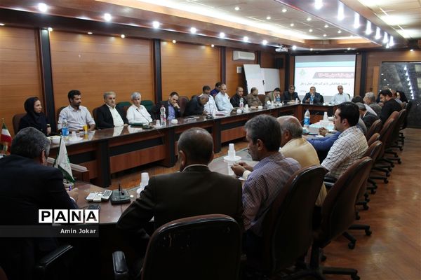 جلسه هماهنگی سرویس مدارس با مدیران عامل شرکت‌های حمل و نقل
