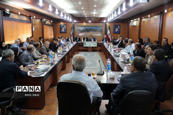 جلسه هماهنگی سرویس مدارس با مدیران عامل شرکت‌های حمل و نقل