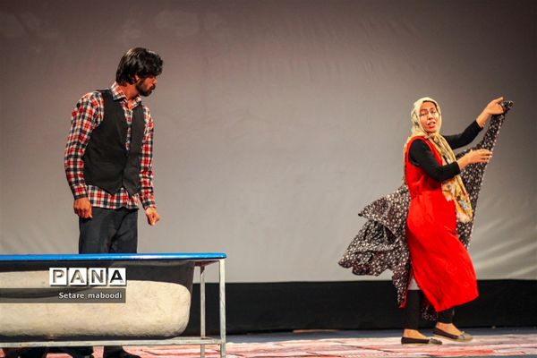 اجرای نمایش «قرار»