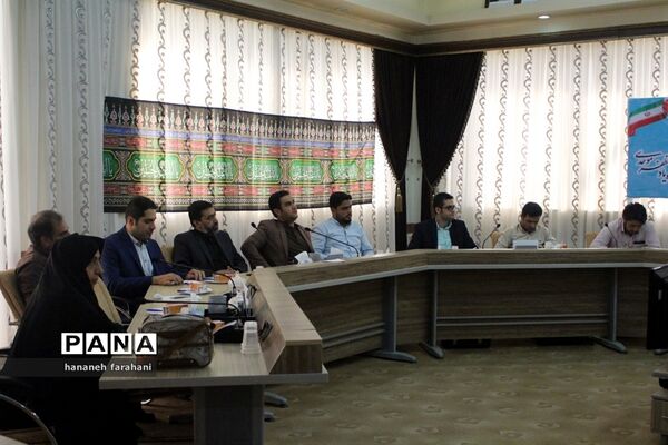 برگزاری نشست توجیهی کارشناسان سازمان دانش‌آموزی استان همدان