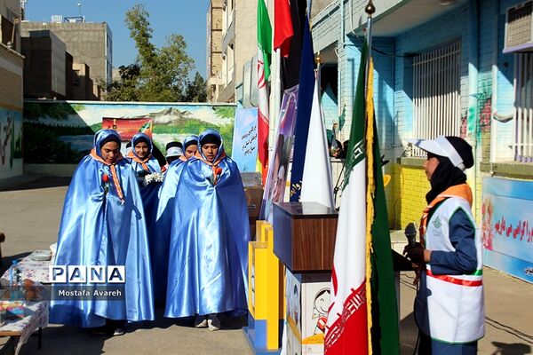 مراسم جشن عاطفه‌ها در مدرسه متوسطه شاهد دختران بیرجند
