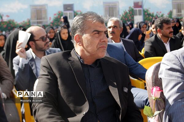 مراسم جشن عاطفه‌ها در مدرسه متوسطه شاهد دختران بیرجند