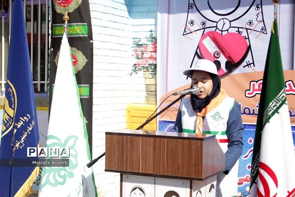 مراسم جشن عاطفه‌ها در مدرسه متوسطه شاهد دختران بیرجند