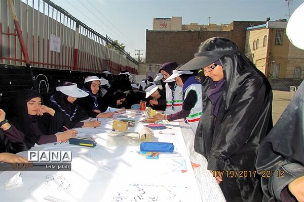 جشن عاطفه‌ها در دبیرستانه دخترانه قرآنی فطرت اراک