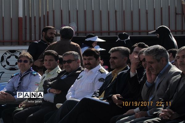 جشن عاطفه‌ها در دبیرستانه دخترانه قرآنی فطرت اراک