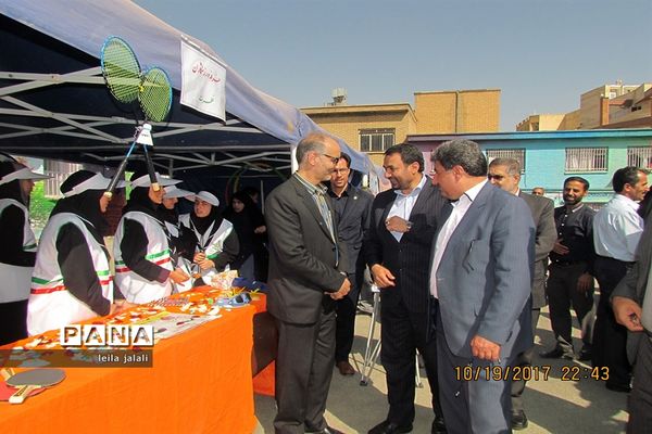 جشن عاطفه‌ها در دبیرستانه دخترانه قرآنی فطرت اراک