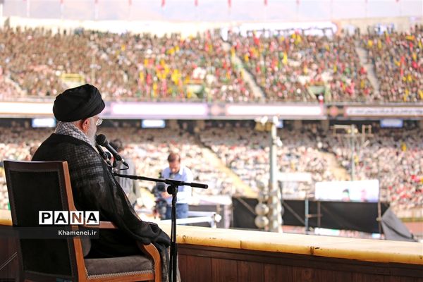 همایش بزرگ اقتدارعاشورایی بسیج و اجتماع باشکوه ده‌ها هزارنفری بسیجیان در ورزشگاه آزادی