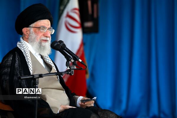 همایش بزرگ اقتدارعاشورایی بسیج و اجتماع باشکوه ده‌ها هزارنفری بسیجیان در ورزشگاه آزادی